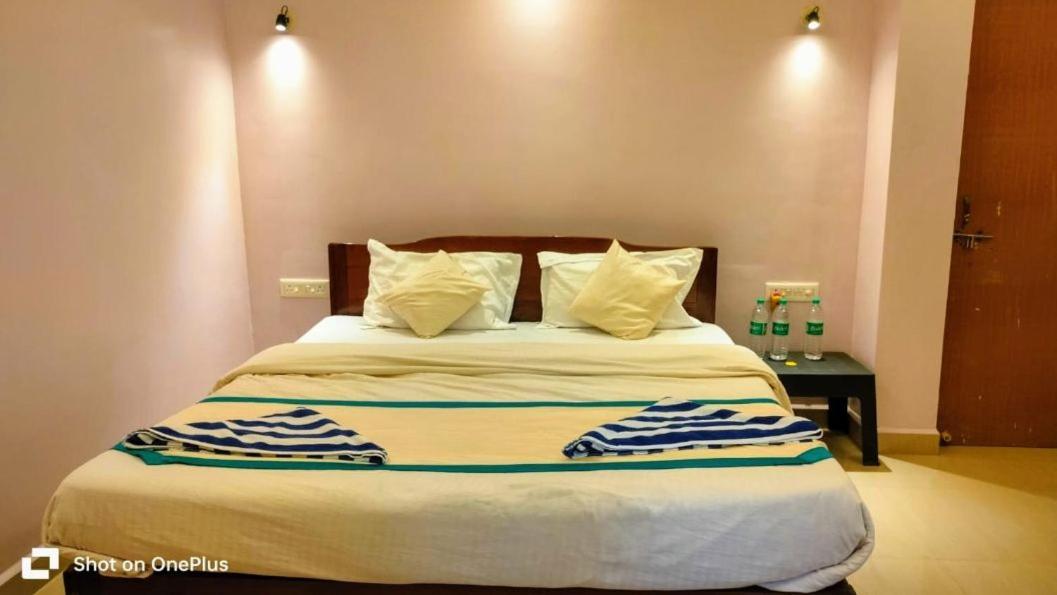 Royalstar Resort Vagator Phòng bức ảnh